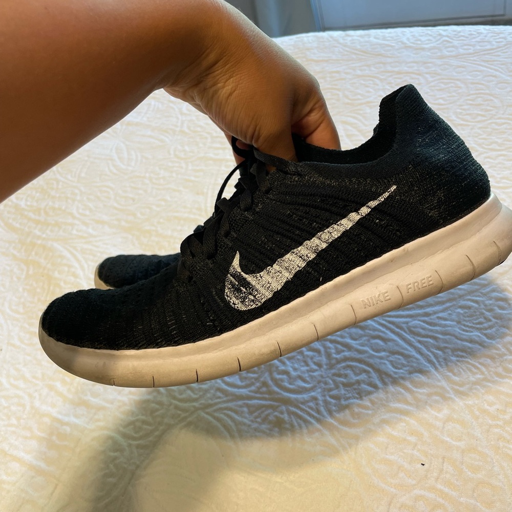 Nike tennis shoes